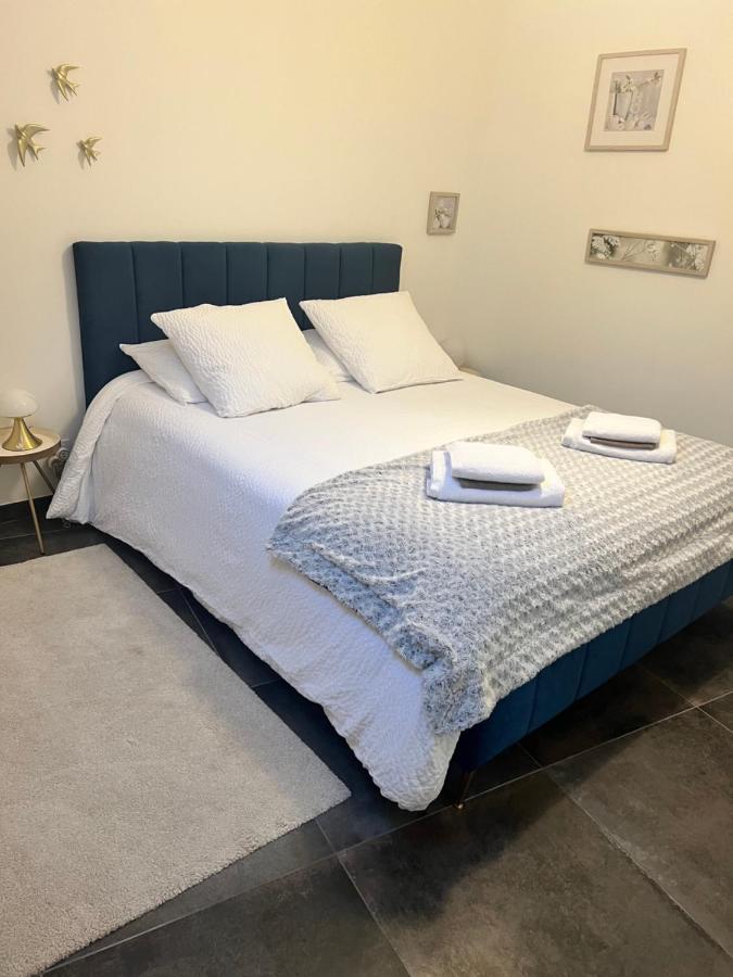 Les Suites Du Colonel Vannes Esterno foto