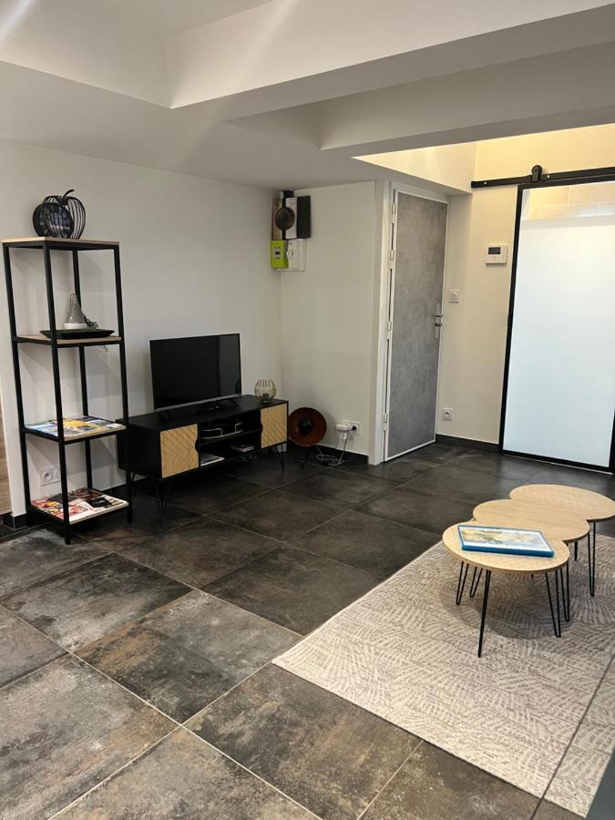 Les Suites Du Colonel Vannes Esterno foto